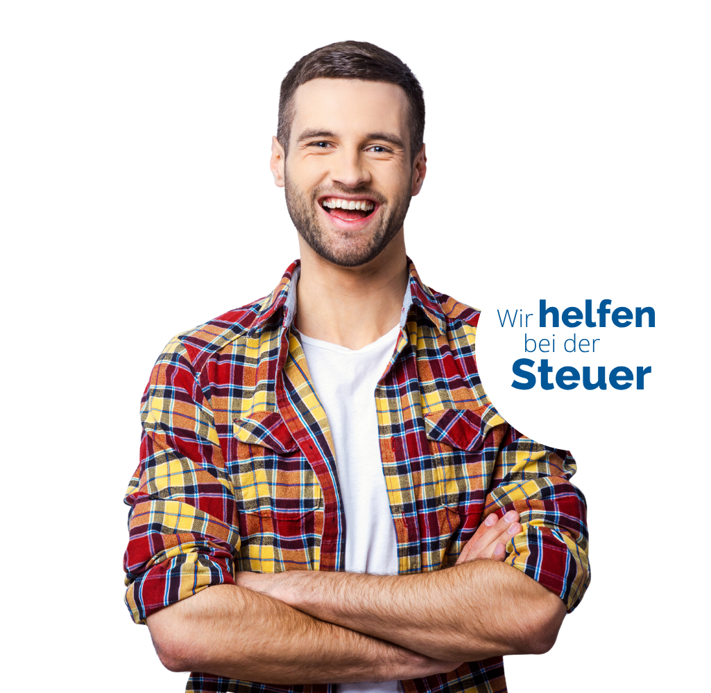 Junger Mann vor blauem Hintergrund neben dem Text „Wir helfen bei der Steuer“.